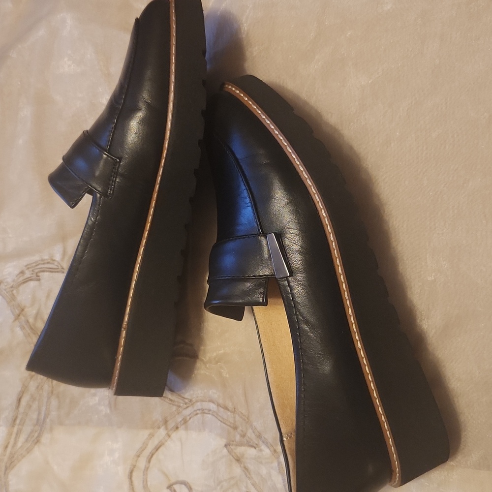 NWT Naturalizer Adiline leather Loafer 8wide Superb Cushioning